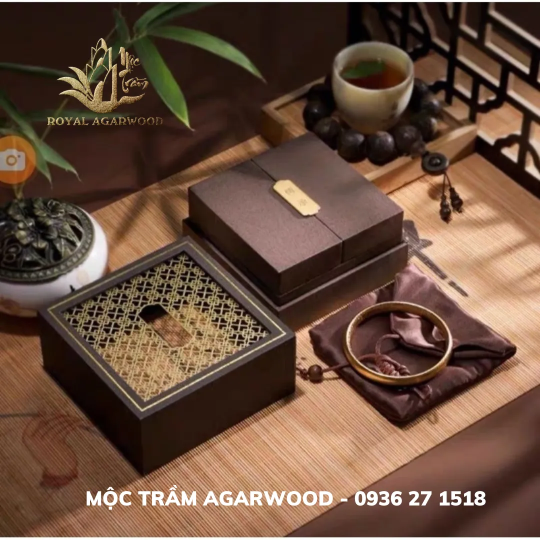 Premium 3-Layer Wooden Jewelry Box – Gold-Plated Frame Storage for Agarwood Bracelets &amp; Accessories